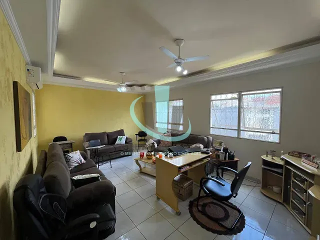 Casa com 339m² 3 quartos e 3 banheiros, à venda, no bairro Jardim Celiamar em Araraquara