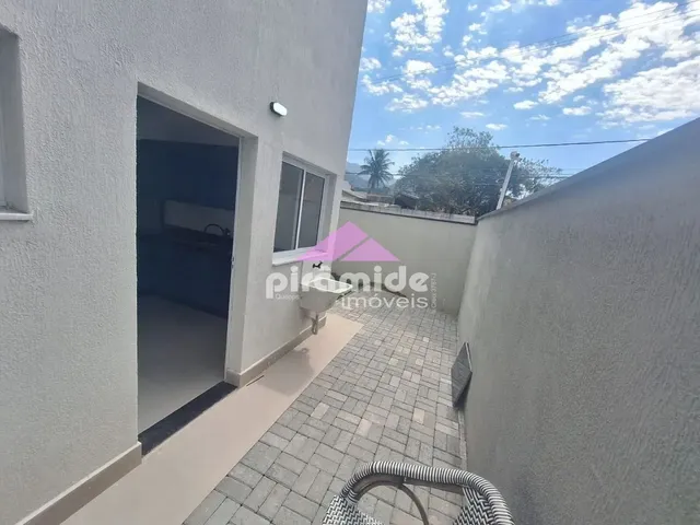 Casa com 72m² 2 quartos e 2 banheiros, à venda, no bairro Massaguaçu em Caraguatatuba