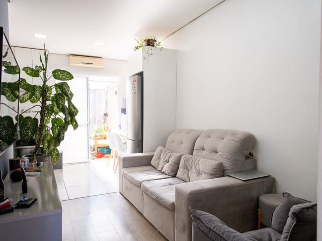 Casa 2 quartos e 1 banheiro, à venda, no bairro Areal em Pelotas