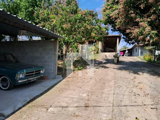Casa com 534m² 3 quartos e 2 banheiros, à venda, no bairro Ivoturucaia em Jundiaí