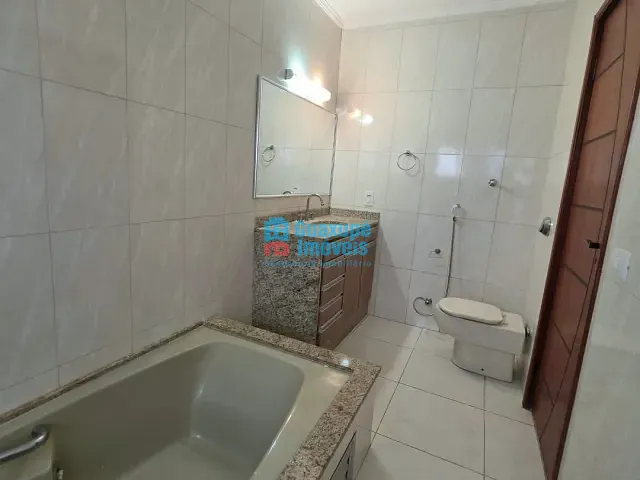 Casa com 312m² 3 quartos e 3 banheiros, à venda, no bairro Residencial Bougaville em Guaxupé