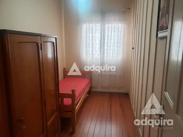 Casa com 518m² 2 quartos e 2 banheiros, à venda, no bairro Ronda em Ponta Grossa