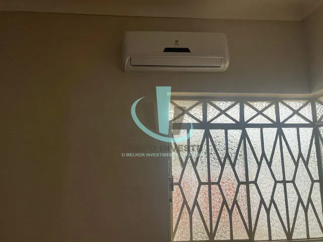 Casa com 250m² 4 quartos e 3 banheiros, à venda, no bairro Centro em Araraquara