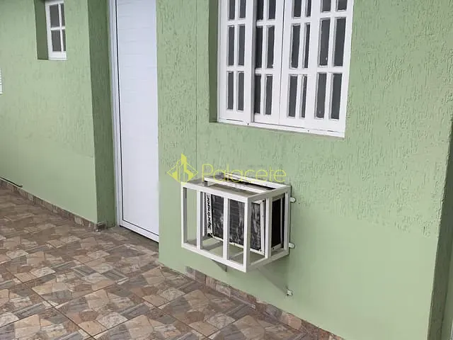 Casa com 200m² 2 quartos e 2 banheiros, à venda, no bairro Loteamento Residencial Andrade em Pindamonhangaba