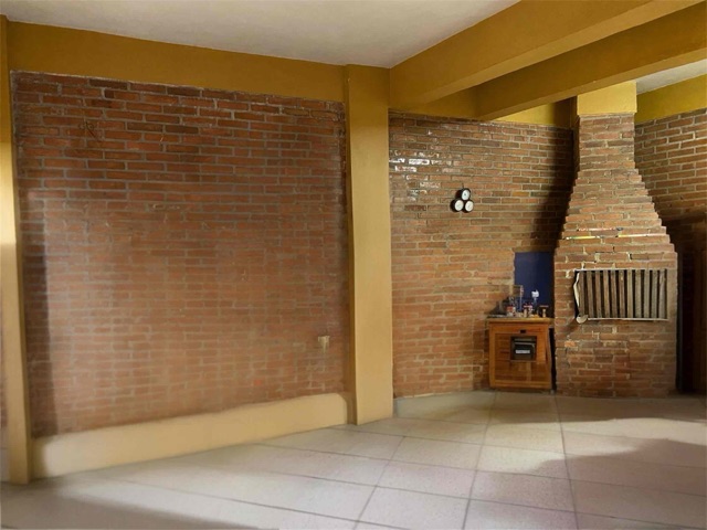Casa 3 quartos e 2 banheiros, à venda, no bairro Centro em Pelotas