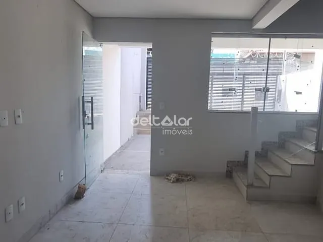 Casa com 65m² 2 quartos e 2 banheiros, à venda, no bairro Céu Azul em Belo Horizonte