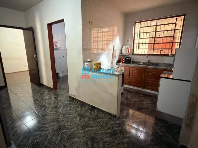 Casa 3 quartos e 2 banheiros, à venda, no bairro Catetos em Guaxupé