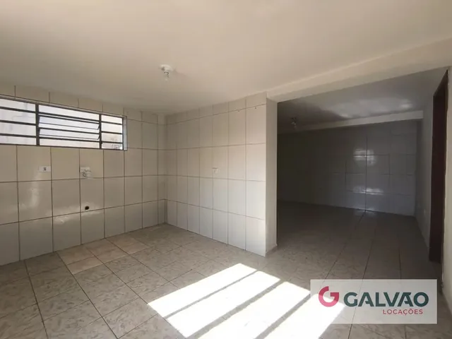 Casa 1 quarto e 1 banheiro, para alugar, no bairro Pilarzinho em Curitiba