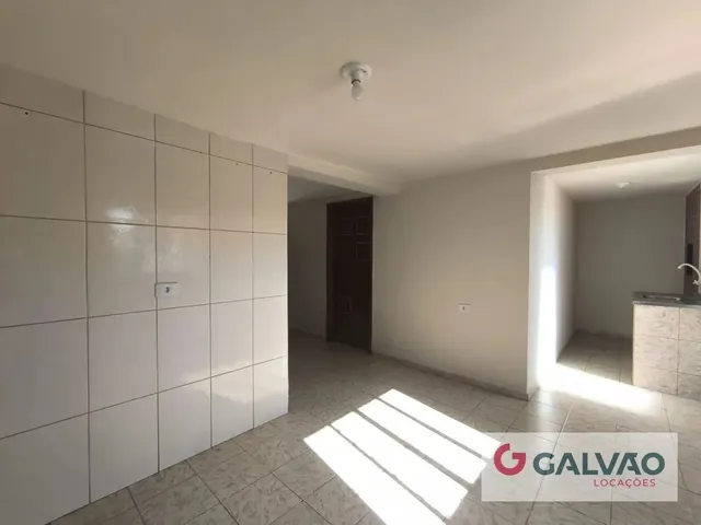 Casa 1 quarto e 1 banheiro, para alugar, no bairro Pilarzinho em Curitiba