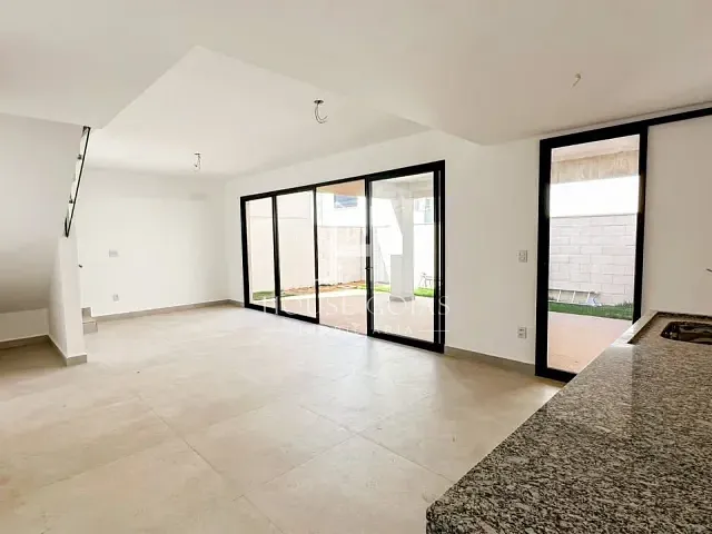 Casa com 276m² 4 quartos e 4 banheiros, à venda, no bairro Residencial Jardins Lyon em Aparecida de Goiânia
