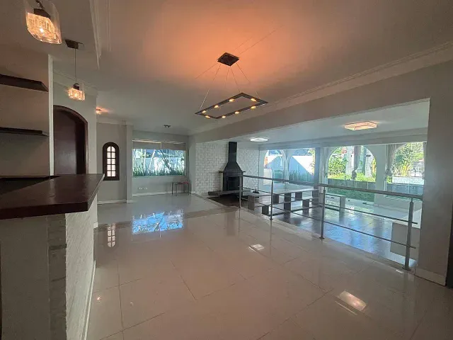 Casa com 915m² 4 quartos e 5 banheiros, à venda, no bairro São Paulo II em Cotia