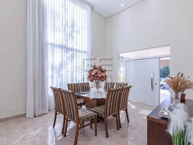 Casa com 1200m² 3 quartos e 4 banheiros, à venda ou para alugar, no bairro Recanto do Salto em Londrina
