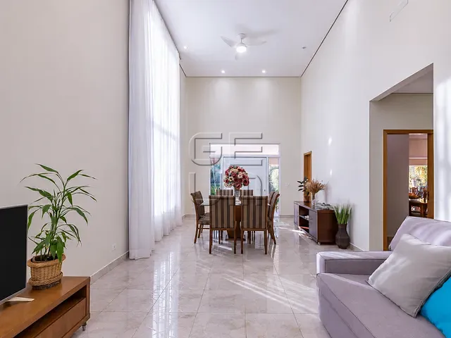 Casa com 1200m² 3 quartos e 4 banheiros, à venda ou para alugar, no bairro Recanto do Salto em Londrina