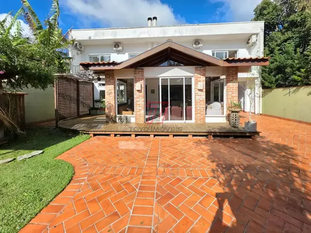 Casa com 593m² 4 quartos e 2 banheiros, à venda, no bairro Tarumã em Curitiba