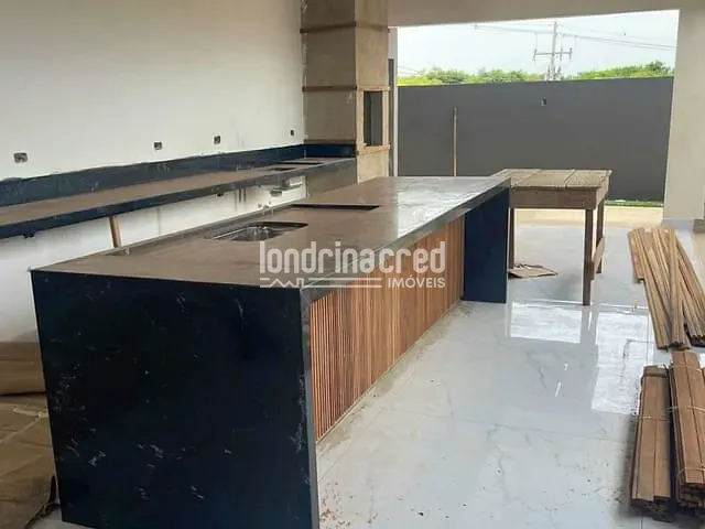 Casa com 280m² 3 quartos e 3 banheiros, à venda, no bairro CONDOMÍNIO ARAGUARI em Londrina