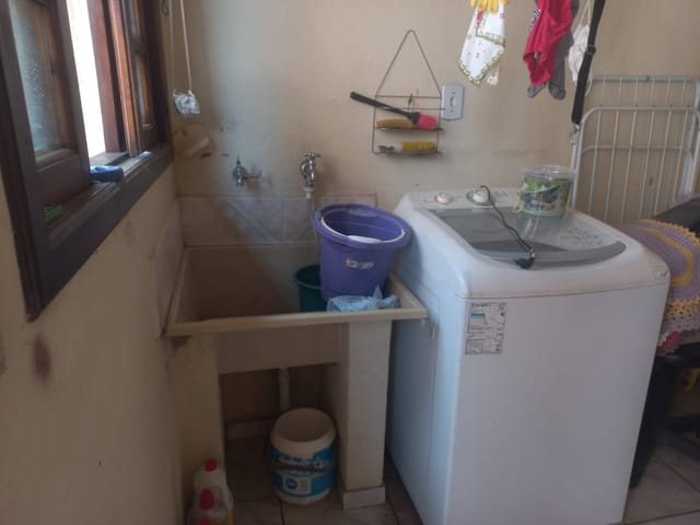 Casa com 324m² 3 quartos e 3 banheiros, à venda, no bairro Parque São Domingos em Pindamonhangaba