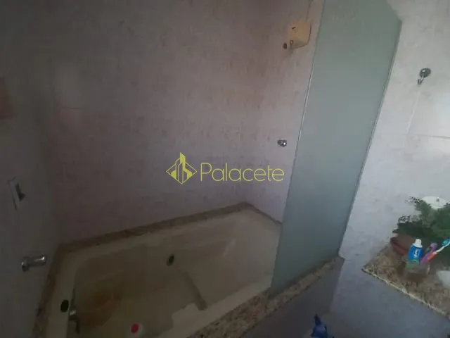 Casa com 324m² 3 quartos e 3 banheiros, à venda, no bairro Parque São Domingos em Pindamonhangaba