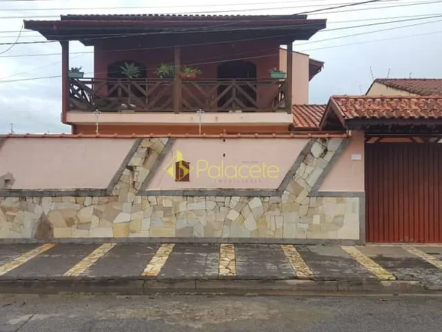 Casa com 324m² 3 quartos e 3 banheiros, à venda, no bairro Parque São Domingos em Pindamonhangaba