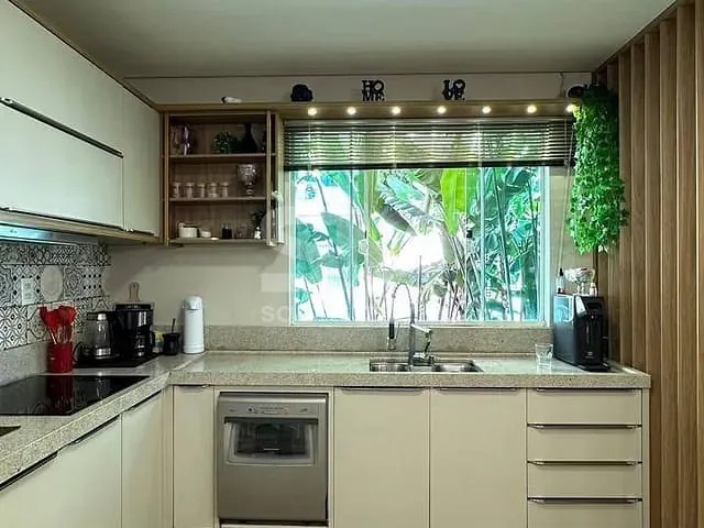 Casa 3 quartos e 3 banheiros, à venda, no bairro Parque das Palmeiras em Chapecó