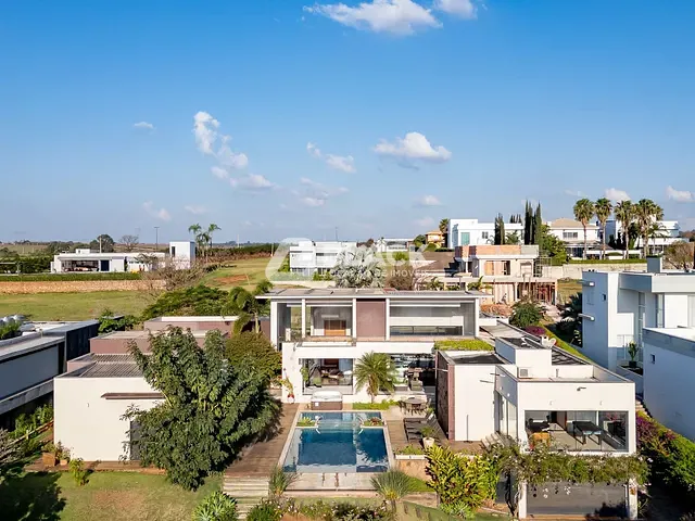 Casa com 2200m² 6 quartos e 8 banheiros, à venda ou para alugar, no bairro Fazenda Alvorada em Porangaba