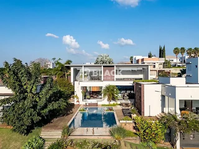 Casa com 2200m² 6 quartos e 8 banheiros, à venda ou para alugar, no bairro Fazenda Alvorada em Porangaba