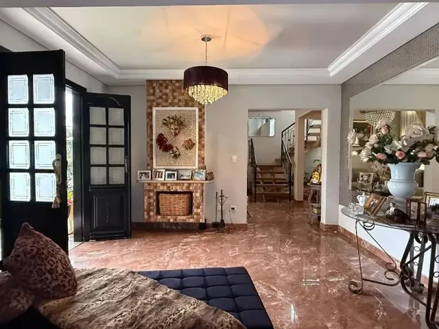 Casa com 478m² 4 quartos e 6 banheiros, à venda, no bairro São Braz em Curitiba