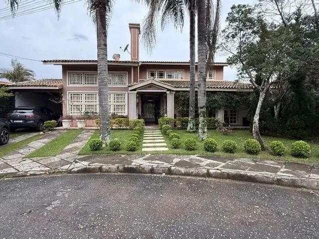 Casa com 478m² 4 quartos e 6 banheiros, à venda, no bairro São Braz em Curitiba