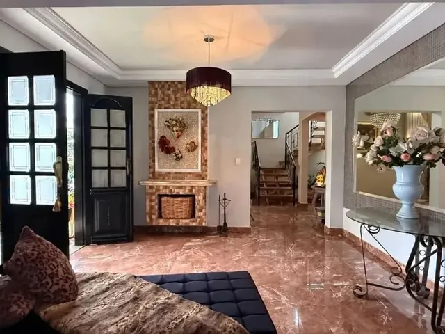 Casa com 478m² 4 quartos e 6 banheiros, à venda, no bairro São Braz em Curitiba
