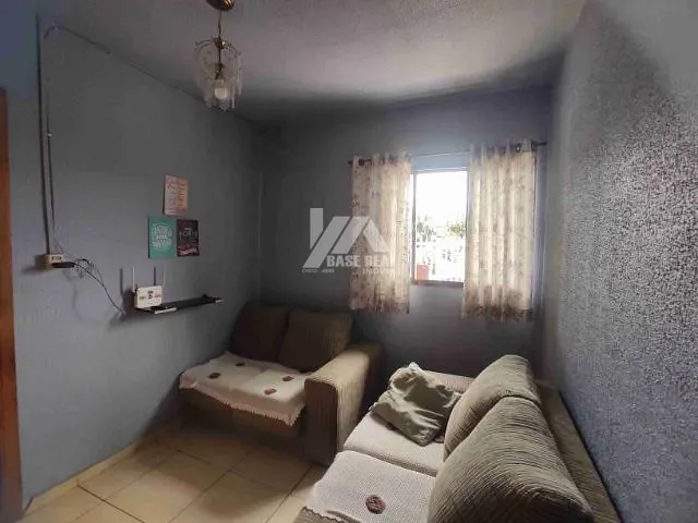 Casa com 500m² 2 quartos e 2 banheiros, à venda, no bairro Neves em Ponta Grossa