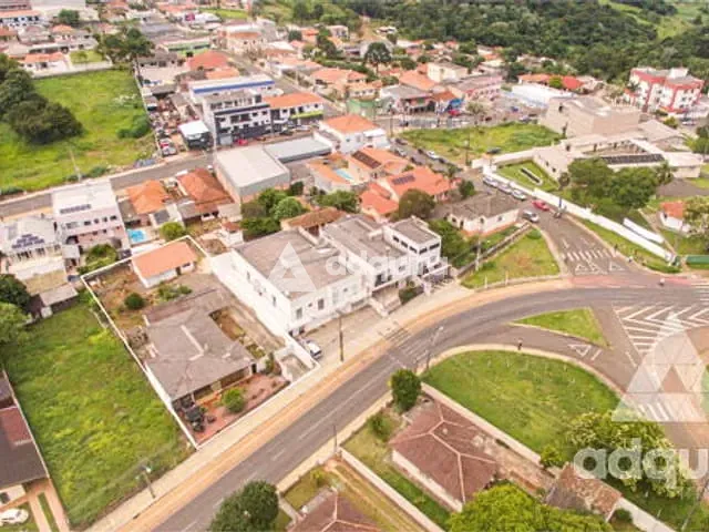 Casa com 1044m² 5 quartos e 3 banheiros, à venda, no bairro Uvaranas em Ponta Grossa