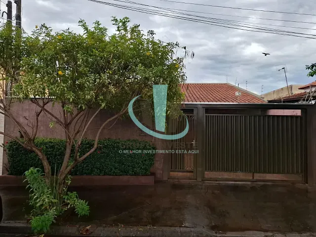 Casa 2 quartos e 3 banheiros, à venda, no bairro Parque Laranjeiras em Araraquara