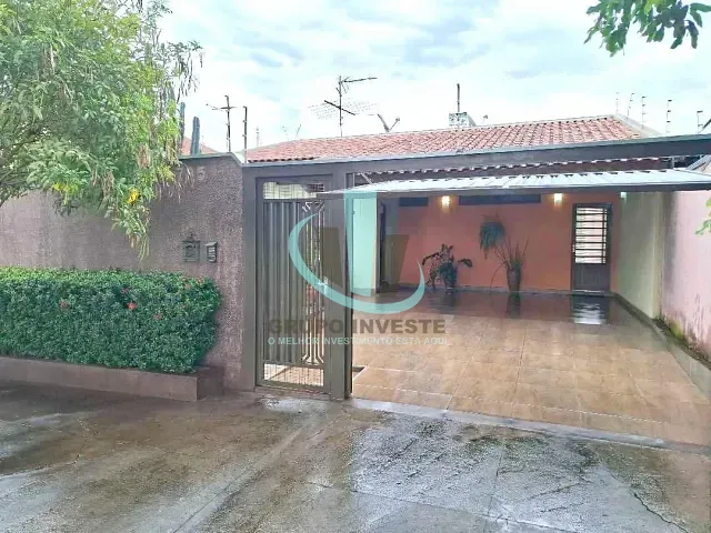 Casa 2 quartos e 3 banheiros, à venda, no bairro Parque Laranjeiras em Araraquara