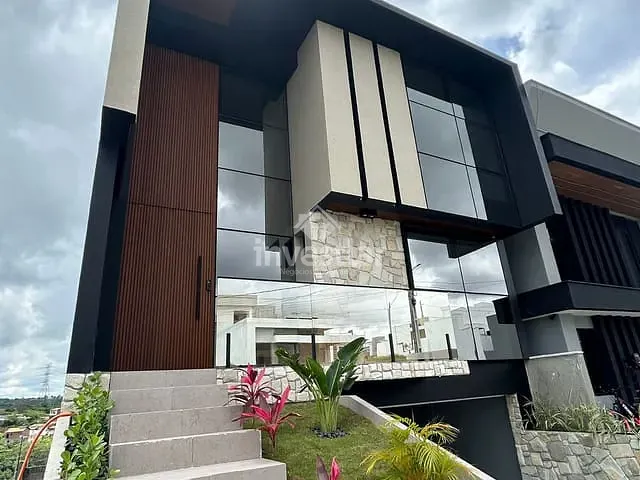 Casa 4 quartos e 5 banheiros, à venda, no bairro Bodocongó em Campina Grande