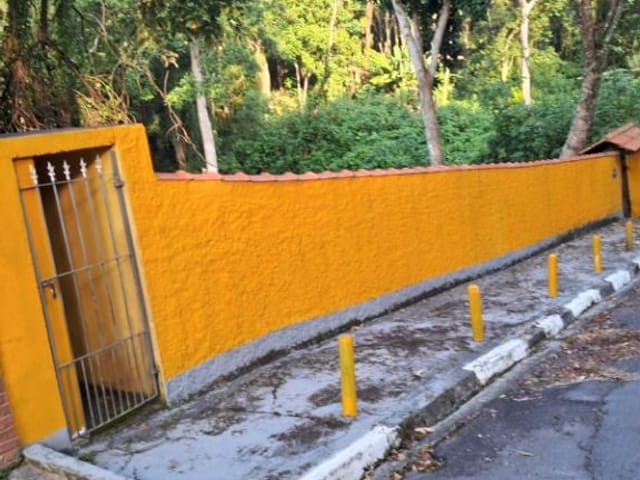 Casa com 2100m² 2 quartos e 1 banheiro, à venda, no bairro Jardim Santa Isabel em Itapecerica da Serra