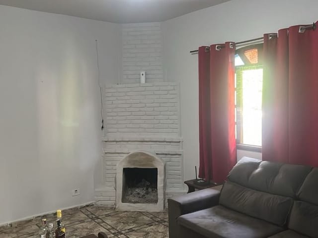 Casa com 2100m² 2 quartos e 1 banheiro, à venda, no bairro Jardim Santa Isabel em Itapecerica da Serra