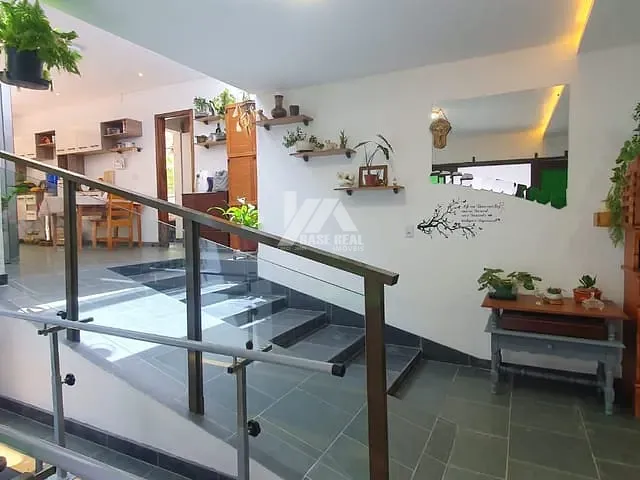 Casa com 462m² 3 quartos e 3 banheiros, à venda, no bairro Uvaranas em Ponta Grossa