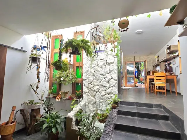 Casa com 462m² 3 quartos e 3 banheiros, à venda, no bairro Uvaranas em Ponta Grossa