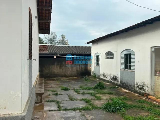 Casa com 1100m² 4 quartos e 2 banheiros, à venda, no bairro Parque do Convento em Guaxupé