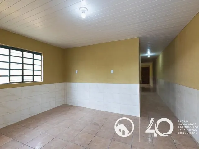 Casa 2 quartos e 1 banheiro, para alugar, no bairro Capão Raso em Curitiba