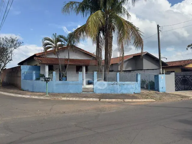 Casa 2 quartos e 1 banheiro, à venda, no bairro Parque dos Ipês em Holambra