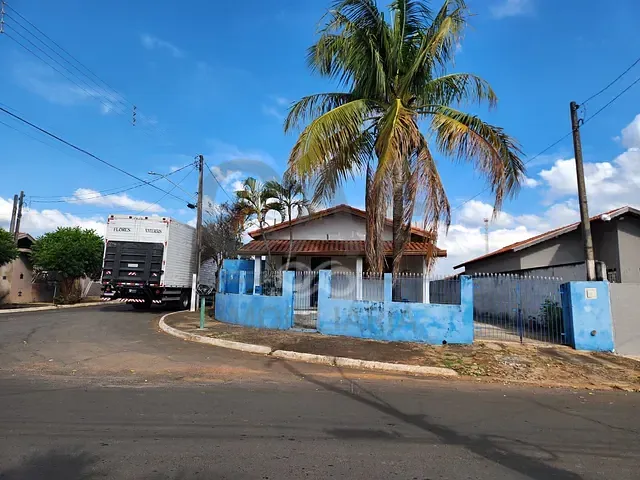 Casa 2 quartos e 1 banheiro, à venda, no bairro Parque dos Ipês em Holambra