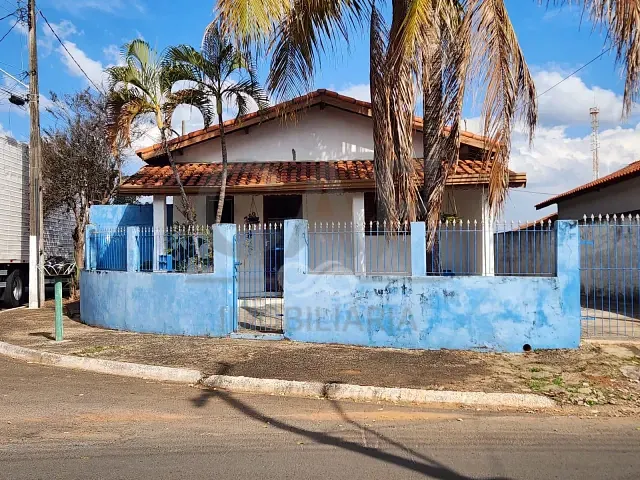Casa 2 quartos e 1 banheiro, à venda, no bairro Parque dos Ipês em Holambra