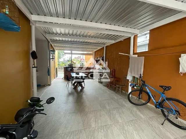Casa com 490m² 2 quartos e 2 banheiros, à venda, no bairro Jardim das Gaivotas em Caraguatatuba