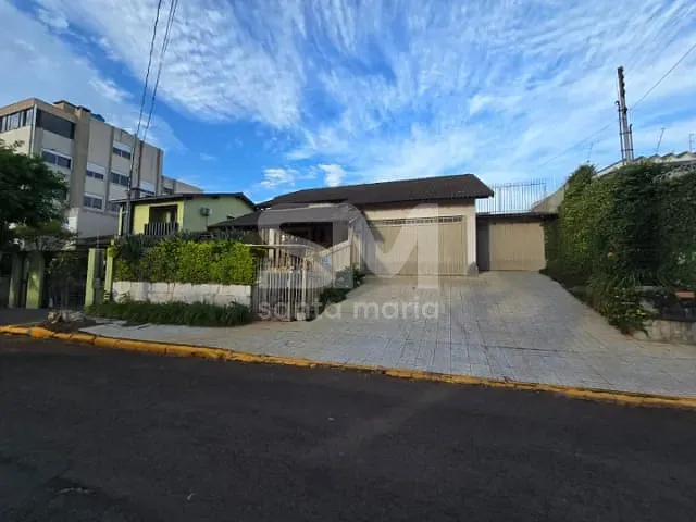 Casa com 525m² 3 quartos e 4 banheiros, à venda, no bairro Maria Goretti em Chapecó