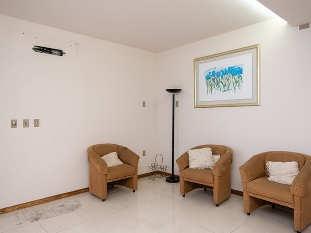 Casa com 213m² 4 quartos e 3 banheiros, à venda, no bairro Centro em Pelotas
