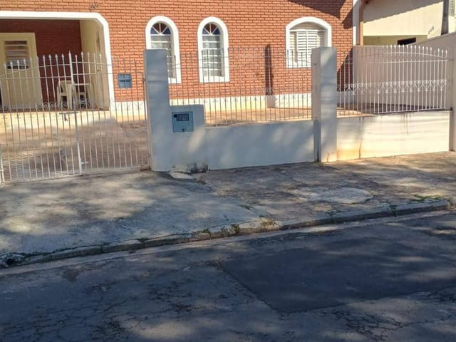 Casa 3 quartos e 1 banheiro, à venda, no bairro Parque Fazendinha em Campinas