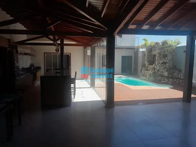 Casa com 253m² 3 quartos e 4 banheiros, à venda, no bairro Residencial Fazenda Planalto em Guaxupé