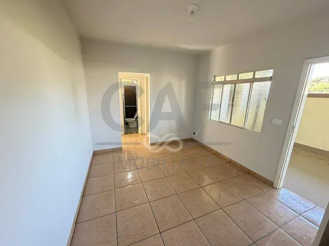 Casa 2 quartos e 1 banheiro, para alugar, no bairro Área Rural de Santo Antônio de Posse em Santo Antônio de Posse