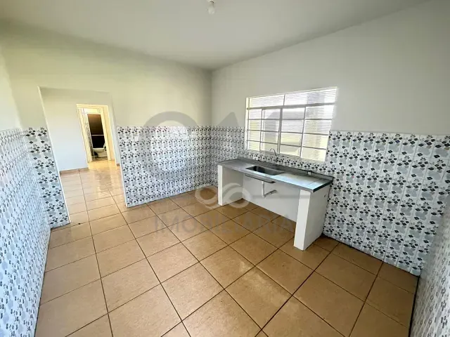 Casa 2 quartos e 1 banheiro, para alugar, no bairro Área Rural de Santo Antônio de Posse em Santo Antônio de Posse