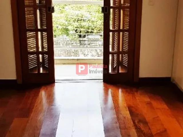 Casa com 230m² 3 quartos e 5 banheiros, à venda ou para alugar, no bairro Campo Belo em São Paulo